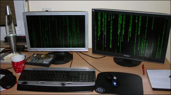 Matrix Dual Monitor Screensaver